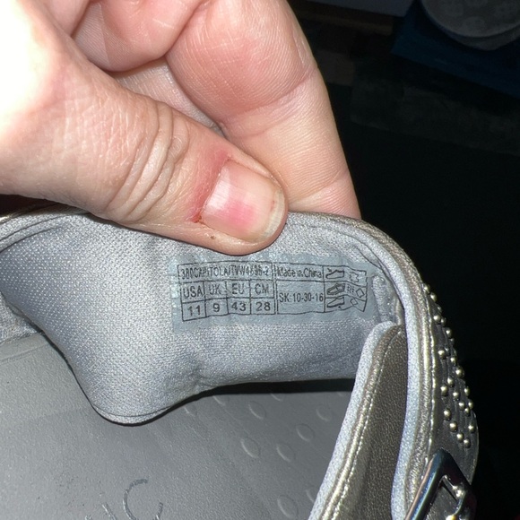 Vionic - Picture 6 of 6